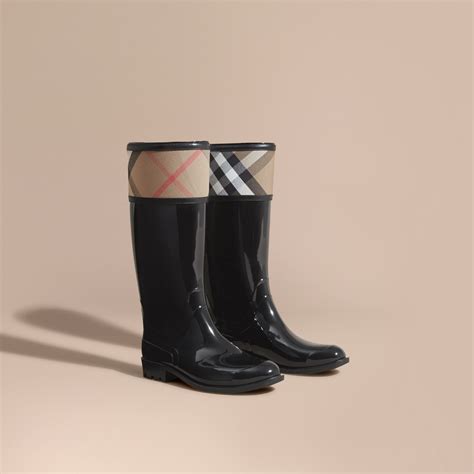 burberry regenstiefel|Burberry rain boots.